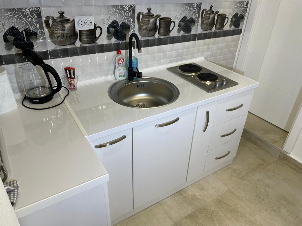 Bora Apartmani - Free Parking - City Center Враня Екстериор снимка