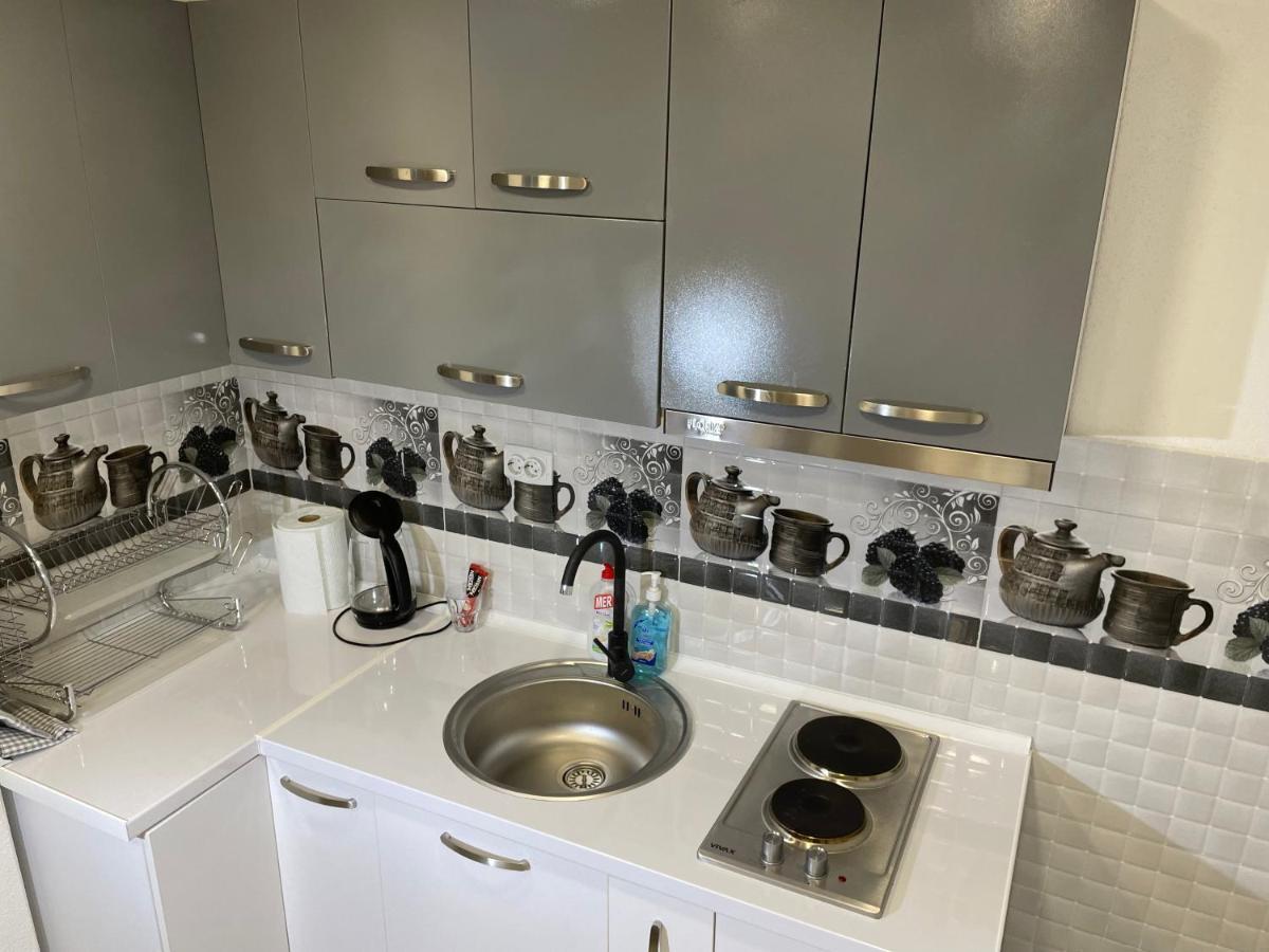 Bora Apartmani - Free Parking - City Center Враня Екстериор снимка