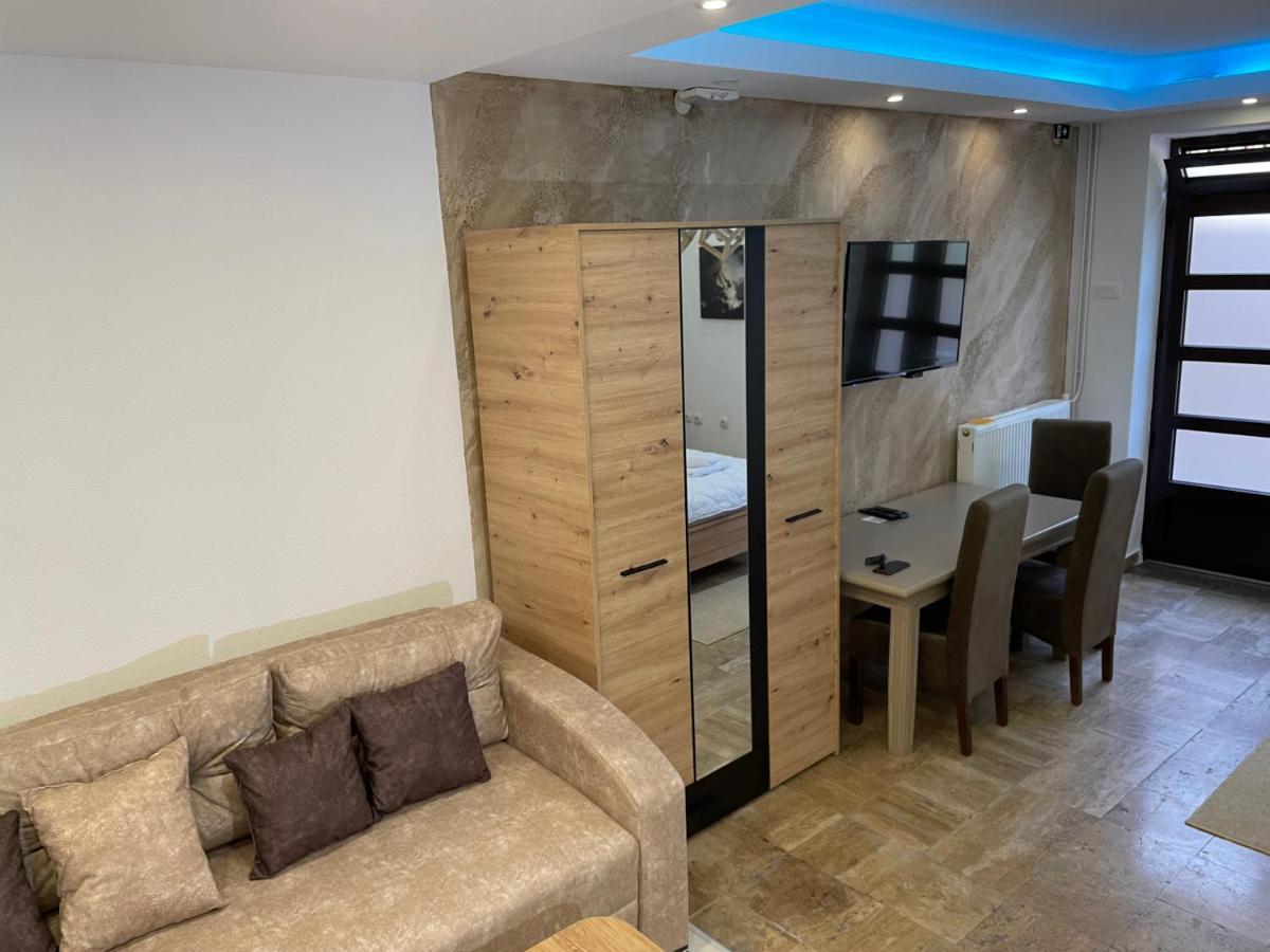 Bora Apartmani - Free Parking - City Center Враня Екстериор снимка