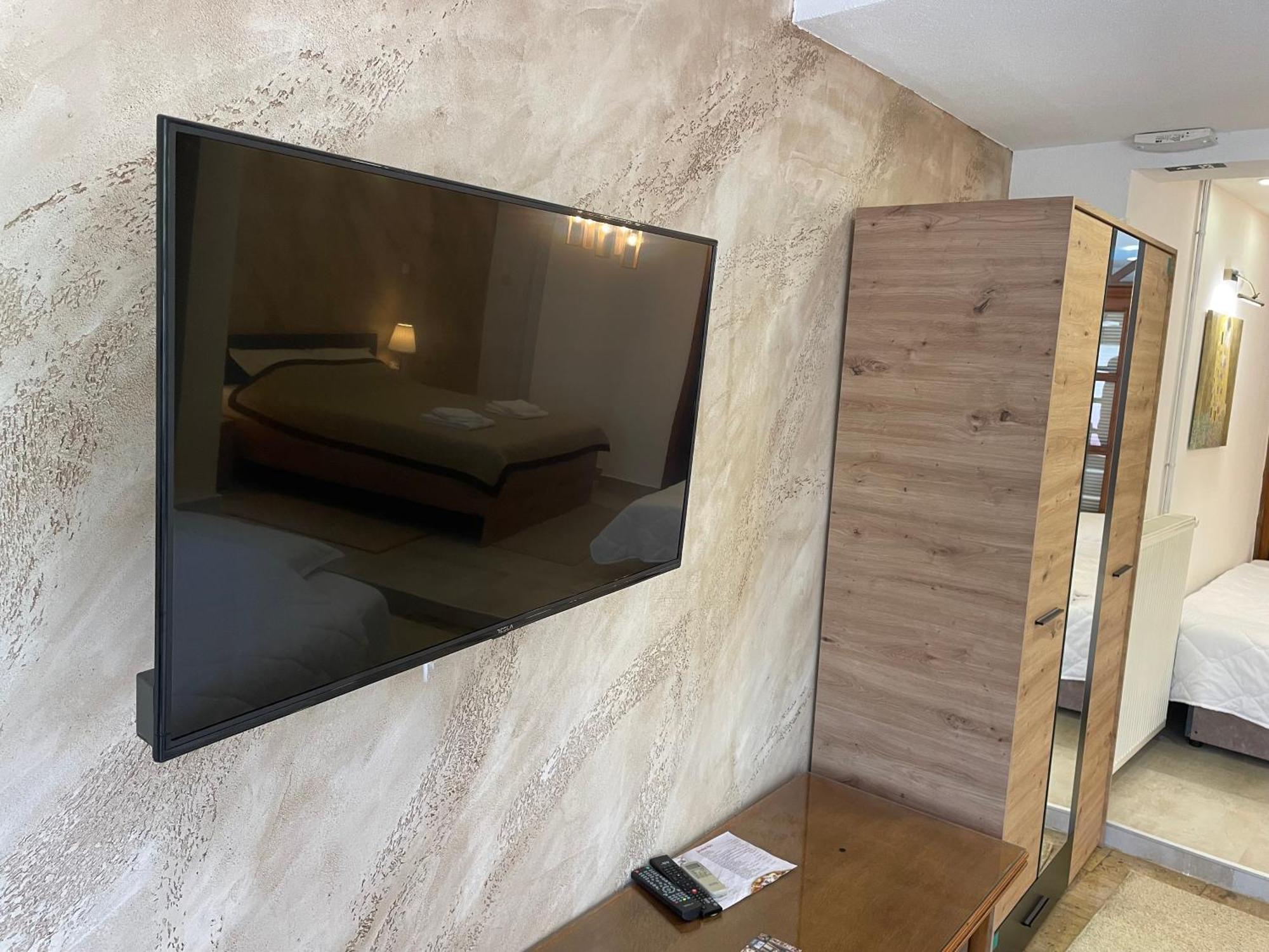 Bora Apartmani - Free Parking - City Center Враня Екстериор снимка